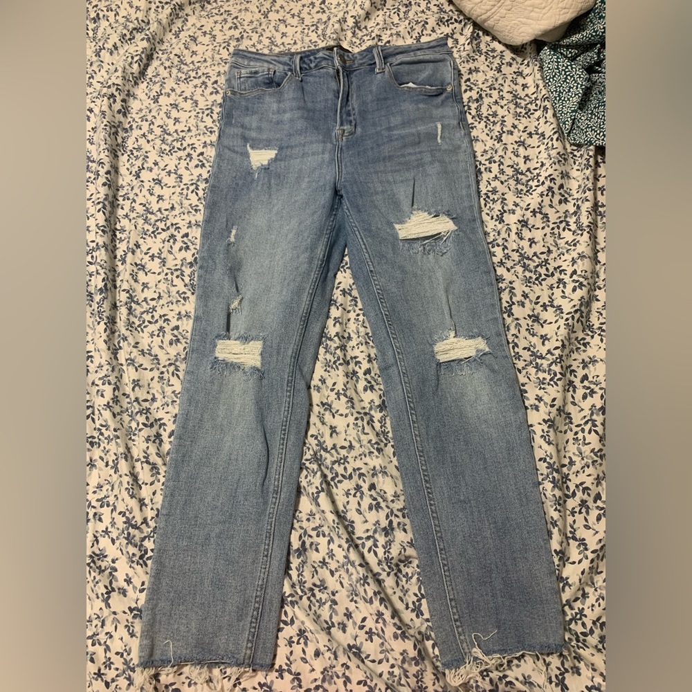 Risen distressed jeans